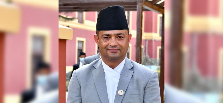 एमालेबाट पदम गिरी मन्त्री बन्ने