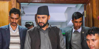 गृहमन्त्री लामिछानेलाई पदबाट बर्खास्त गर्नुपर्ने मागको रिट निवेदन हेर्दा हेर्दैमा