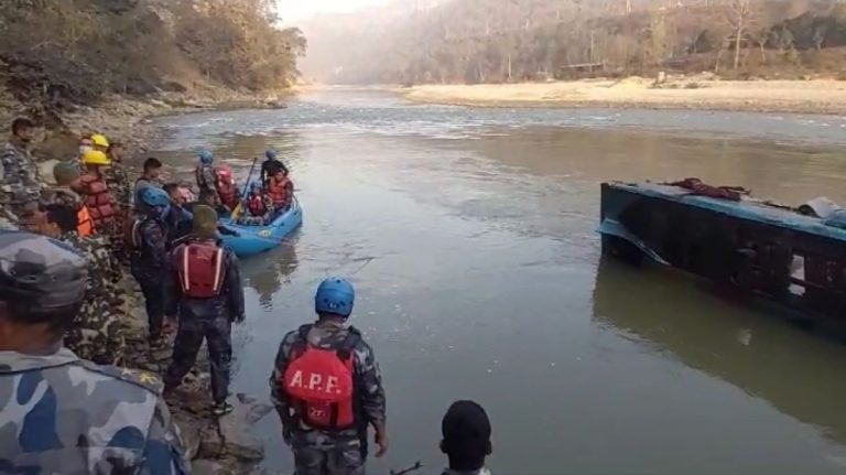 त्रिशूली बस दुर्घटनाः  मृतकमध्ये तीन जनाको सनाखत, विदेशी नागरिकसहित ३९ जना घाइते