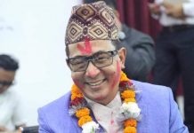 दीपक खड्काको घरमा तोडफोड गर्ने तीन जनाविरुद्ध साढे ७ करोडको मुद्दा