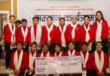 यम तमुले दिए महिला फुटबल टोलीलाई १० लाख नगद