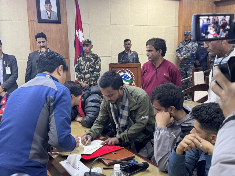 सरकार र मिटरब्याज पीडितबीच  चारबुँदे सहमति , आन्दोलन स्थगित