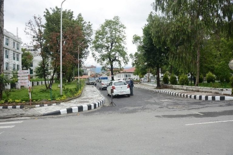 आजबाट सरकारी कार्यालय खुल्दै