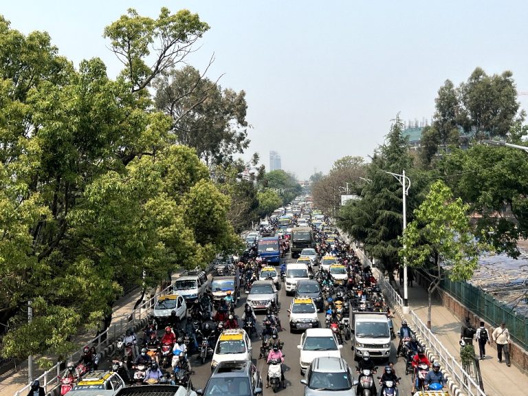 राप्रपाको शक्ति प्रदर्शनले काठमाडौंमा ट्राफिक जाम