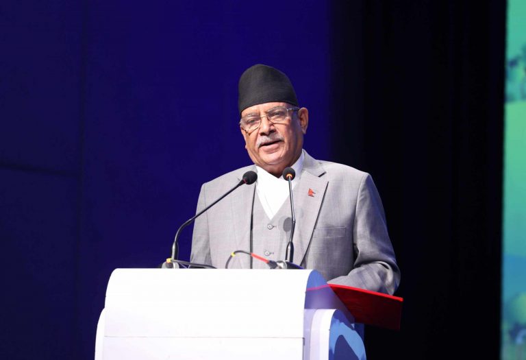 ‘नेपाल उदार आर्थिक नीतिप्रति प्रतिबद्ध छ, लगानी गर्नुहोस्’- प्रधानमन्त्री