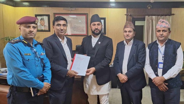 छानबिन समितिले भन्यो ‘दुर्गा प्रसाईंको हतियार लाइसेन्स लिएर पनि देशभर लैजान मिल्दैन’