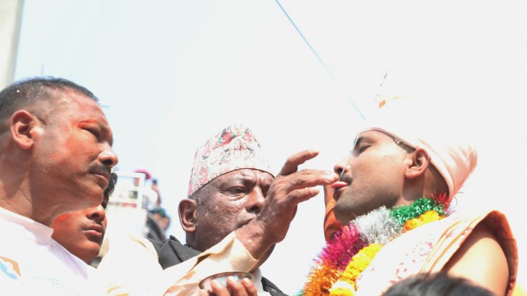 सुजनले दोस्रो पटक छेडाए जिब्रो