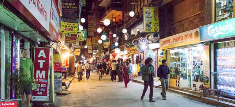 १८ वर्ष मुनिका डिस्को, बार प्रवेश गर्न नपाउने, ग्राहक  मापसेले अचेत भए घर पुर्‍याइदिनुपर्ने