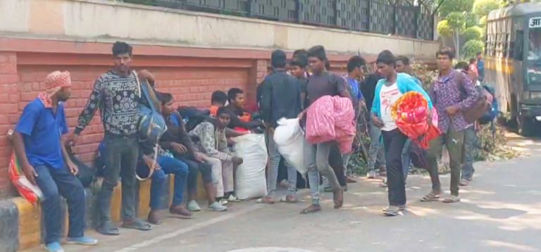 कश्मिरमा बन्धक बनाइएका ३६ नेपालीको उद्धार,  दुईजना पक्राउ