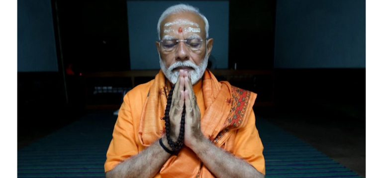 चुनाव अघि मोदीले सुरु गरे ४५ घण्टे ध्यान