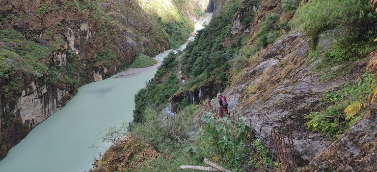 सुख्खा पहिरोले थुनिएको तामाकोशी खुल्यो