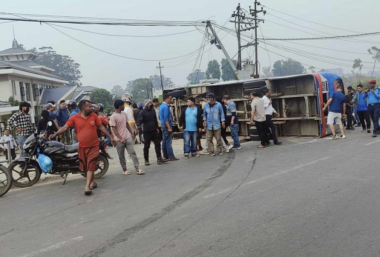 कीर्तिपुरमा बस दुर्घटना, एक जनाको मृत्‍यु