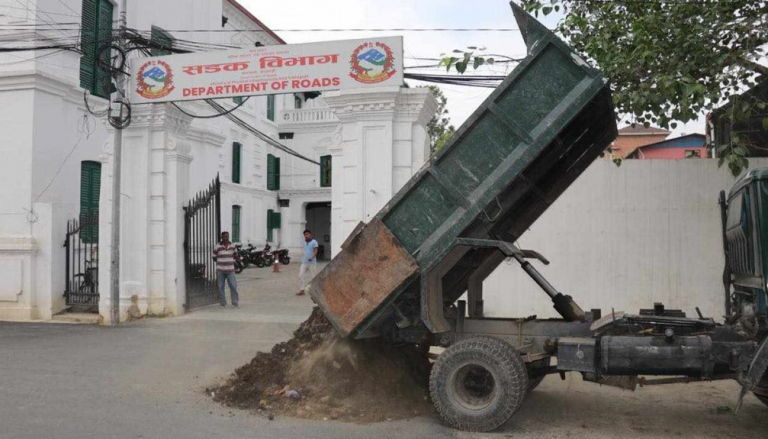 मेयर बालेनलाई सडक डिभिजनको चेतावनी-‘अराजकता देखाए प्रतिकार हुन्छ’