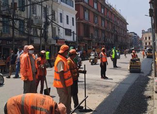 सडक डिभिजनले थाल्यो न्यूरोडको सडक पिच, नगरप्रहरी फर्किए