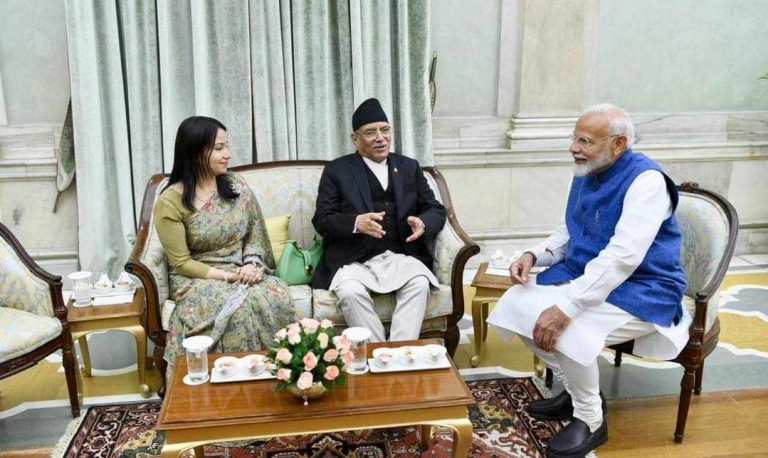 प्रधानमन्त्री दाहाल र भारतका प्रधानमन्त्री मोदीबीच भेटवार्ता