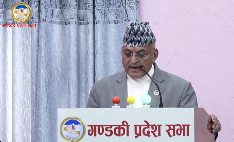 देवकोटाले ‘फ्लोर क्रस’ गरेपछि  मुख्यमन्त्री  पाण्डेले पाए विश्वासको मत