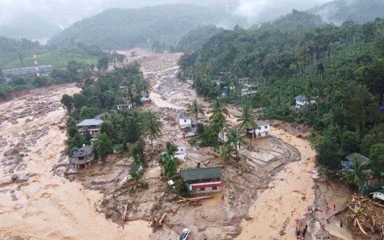 केरला पहिरोमा परेर मृत्यु हुनेको संख्या १४८ पुग्यो, भारी बर्षाको चेतावनी