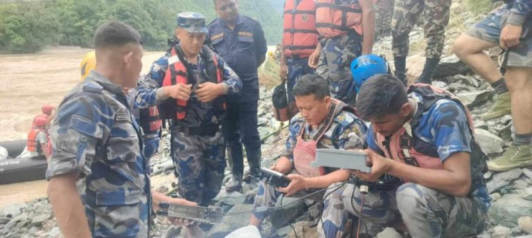 त्रिशूलीमा हराएका बस वाटर ड्रोनबाट खोजिँदै
