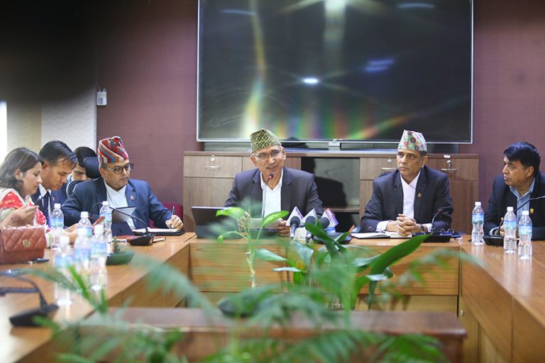 कर्मचारी तन्त्रले अर्थतन्त्रमा देखेका चार दर्जन समस्या