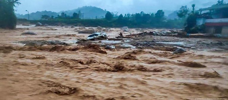 केरला पहिरोमा परेर मृत्यु हुनेको संख्या १२३ पुग्यो