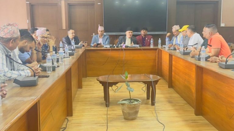 क्रसर व्यवसायी र सरकारबीच तीनबुँदे सहमती, आन्दोलनको कार्यक्रम स्थगित