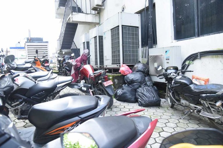 बानेश्वरको दुई हस्पिटलको फोहोर उठाउन रोक