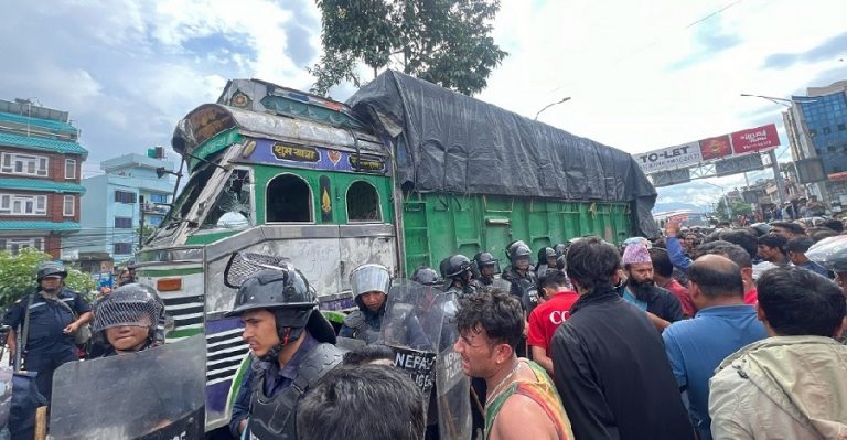 गठ्ठाघर दुर्घटनामा सुरक्षा संयन्त्रको कमजोरी भए छानविन गर्न गृहमन्त्रीको निर्देशन