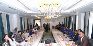 प्रधानमन्त्री ओलीले देखाए क्रिकेटप्रति चासो, टियु मैदानबारे छलफल