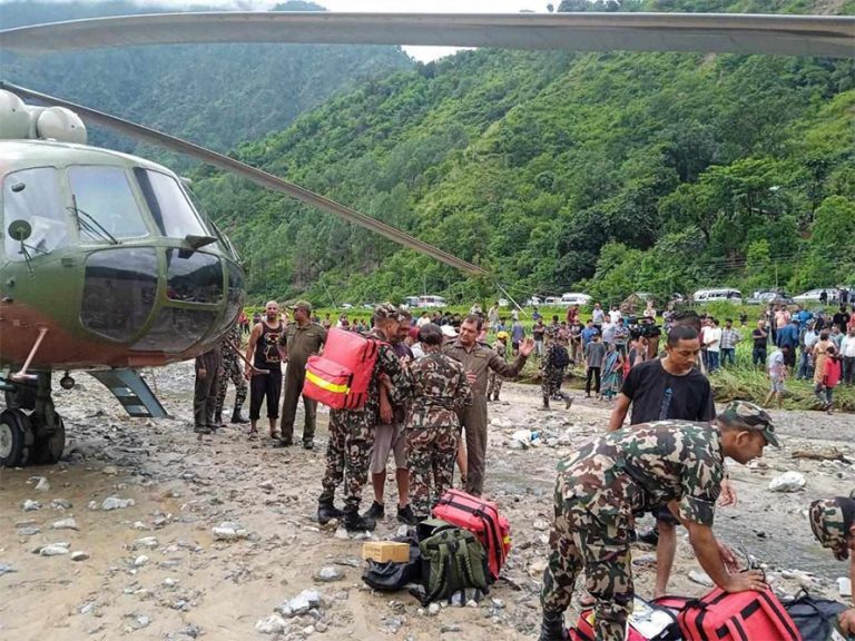 प्राकृतिक विपद्मा परेका ७१३ जनाको भयो हेलिउद्धार