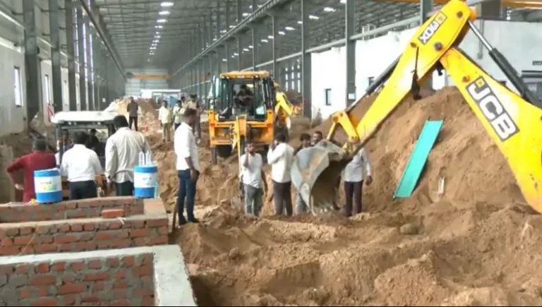 गुजरातमा पर्खाल भत्कियो, कम्तिमा ६ जनाको मृत्यु
