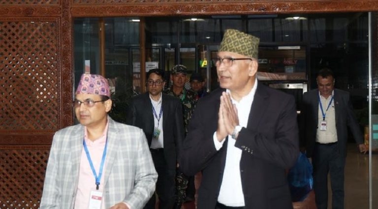 अमेरिका भ्रमणबाट स्वदेश फर्किए अर्थमन्त्री