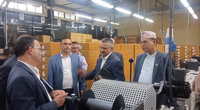 दैनिक ४ हजार लाइसेन्स छपाई, यस्तो छ भौतिक मन्त्रीसँग विभागको व्रिफिङ