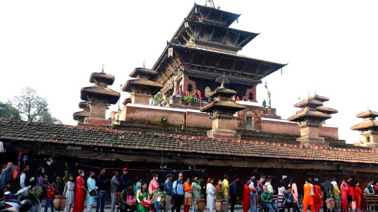 वर्षको एक दिन मात्र खुल्ने तलेजु भवानीको दर्शनमा हजारौं लामवद्ध