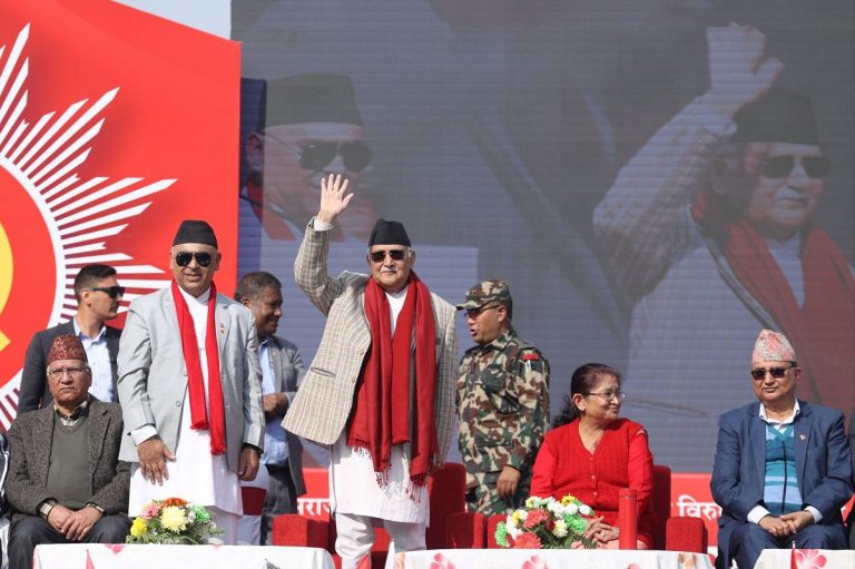 चीन भ्रमणबारे आज प्रधानमन्त्रीले पूर्वप्रधानमन्त्रीहरुसँग राय लिँदै