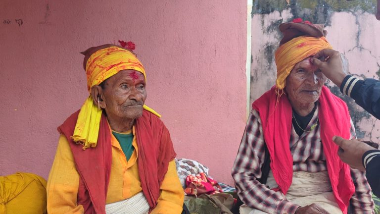 बर्षौदेखि सस्कृति जोगाउँदै  हिडेका जाेगि दाजुभाई