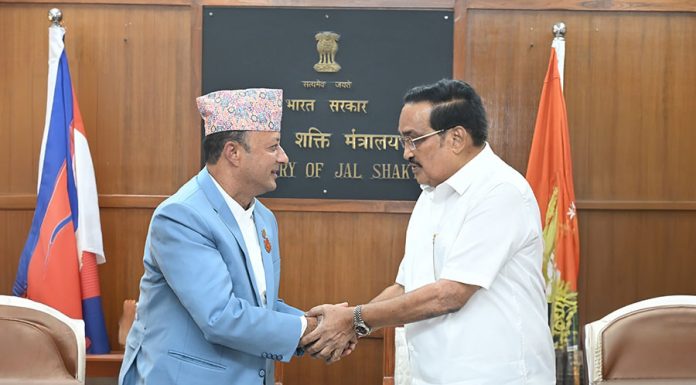 पूर्वमन्त्री दीपक खड्का पक्राउ