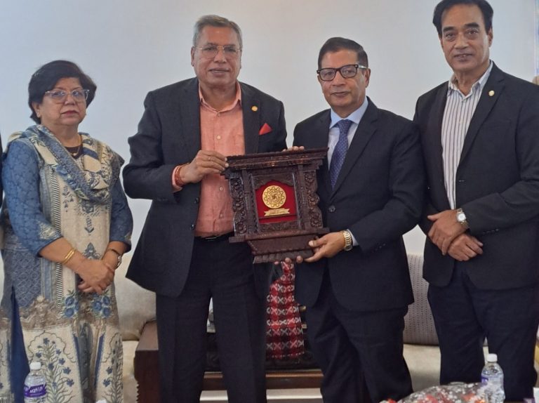 चेम्बर पदाधिकारी र राजदूत शर्माबीच भेट, व्यापार सहजीकरण तथा लगानीका लागि पहल गर्न आग्रह