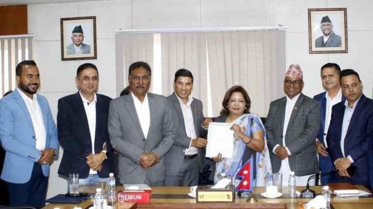 हवाई भाडा बढेको बारे तीन मन्त्रीबीच छलफल