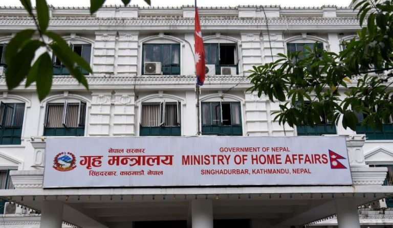लामिछानेको हिरासतमा रहेकाे तस्बिर सार्वजनिक गर्नेलाई कारबाही गर्न निर्देशन
