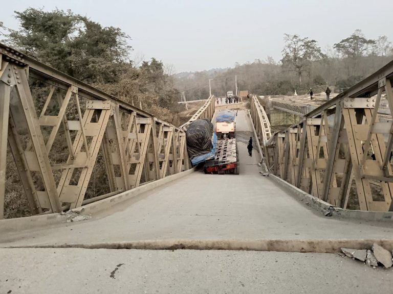 विनयी खोलामा पुल नजिकैबाट दुईतर्फी डाइभर्सन
