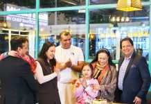 उद्योगपति चौधरीले मिथिला थालीमा मनाए वैवाहिक वार्षिकोत्सव