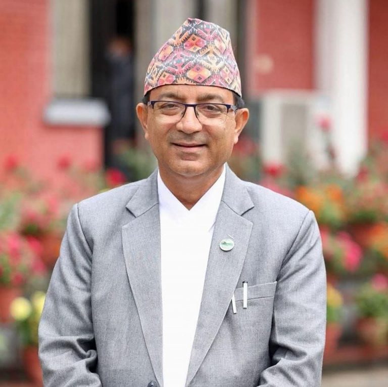 मेयर धनराज आचार्य अस्पतालबाट डिस्चार्ज