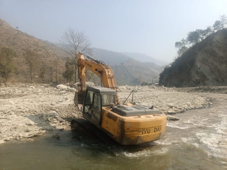 बीपी राजमार्गको क्षतीग्रस्त खण्डको मर्मत शुरु