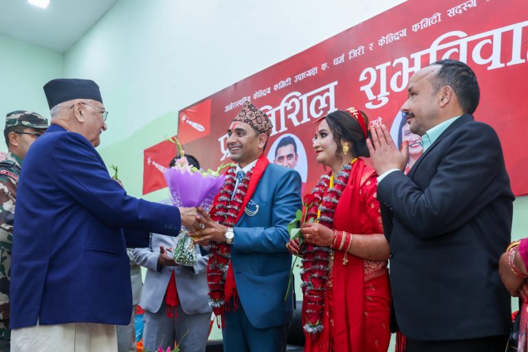 प्रगतिशील विवाहमा शुुभकामना दिन पुगे प्रम ओलि