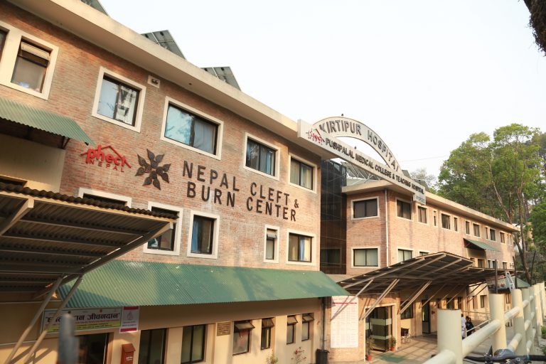 अस्पतालले बन्द गर्‍यो अर्थमन्त्री  र मेयरसँगकाे भेटघाट