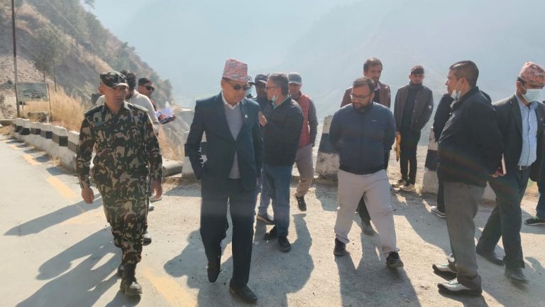 विपि राजमार्गको फिल्ड भिजिटमा भौतिक मन्त्री, वर्षाअघि बन्ला ?
