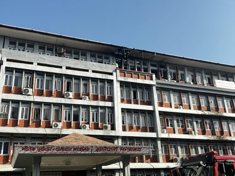 खानेपानी मन्त्रालयमा लागेको आगो निभाइयो
