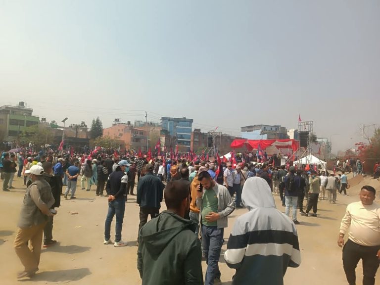 राजावादीमाथि अश्रुग्यास प्रहार