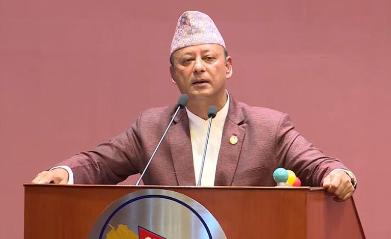 मन्त्री  खड्काले भने ‘अहिले पनि साँझको समयमा लोडसेडिङ हुने अवस्था छ’