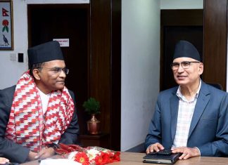 अर्थमन्त्री र नवनियुक्त गभर्नर पौडेलबीच भेटघाट